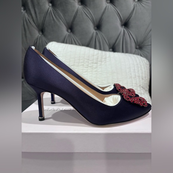 Manolo Blahnik Blue Heels with Red Embellishment. Hangisi 70mm pump - Picture 9 of 16